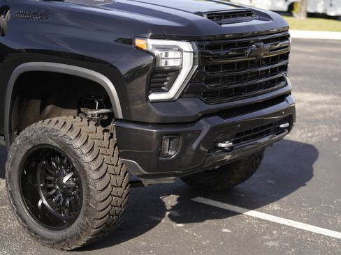 Used 2024 Chevrolet Silverado 2500 High Country w/ Midnight Edition AWD/4WD image 47