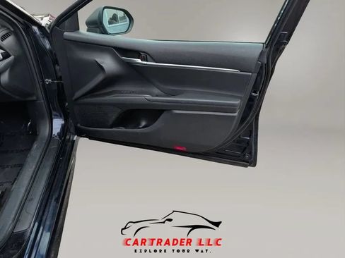 Used 2021 Toyota Camry SE FWD image 16