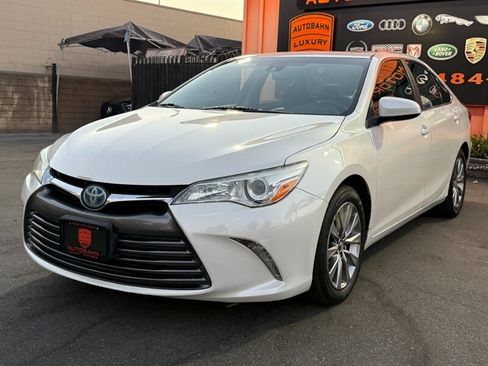 Used 2016 Toyota Camry XLE w/ Moonroof Package FWD image 4