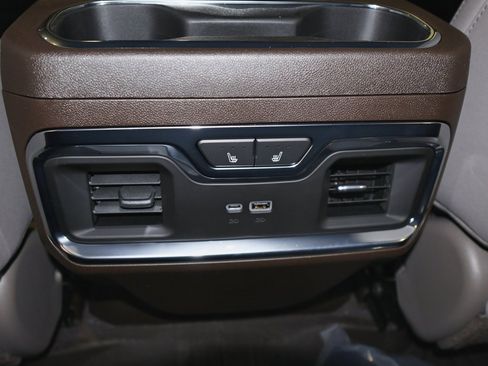 New 2026 GMC Sierra 3500 SLT w/ SLT Premium Package image 9