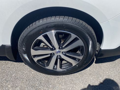 Used 2019 Subaru Outback 3.6R Limited w/ Popular Package #2 AWD/4WD image 28
