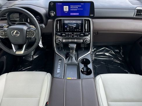 New 2026 Lexus LX 600 4WD w/ Luxury Package image 4