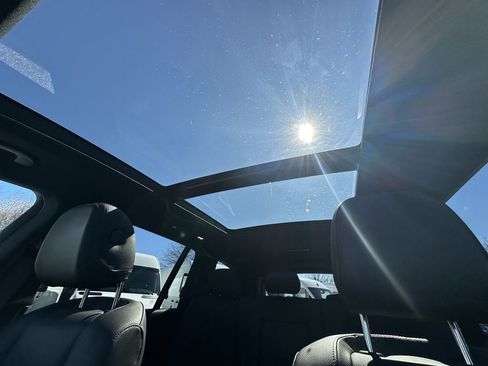 Certified 2025 Mercedes-Benz GLS 450 4MATIC image 36