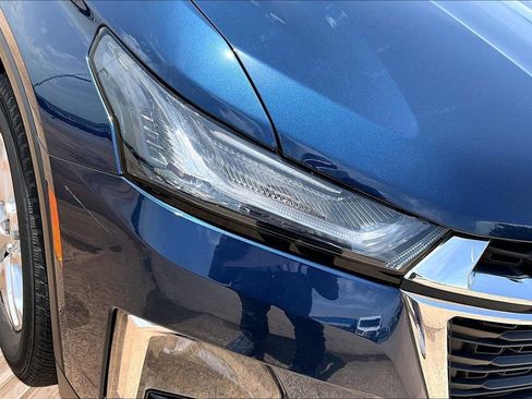 Used 2023 Chevrolet Traverse LS w/ Safety Package FWD image 26