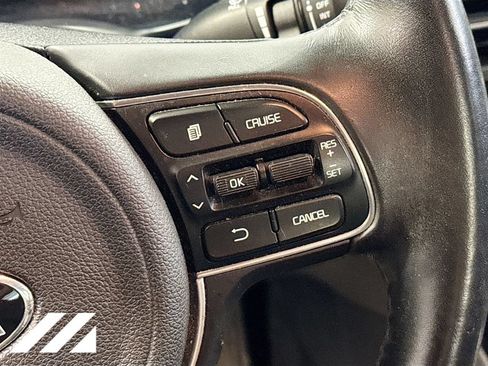 Used 2018 Kia Optima S FWD image 12