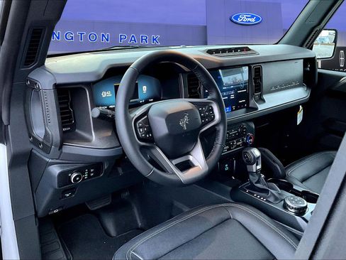 New 2025 Ford Bronco Badlands AWD/4WD image 6