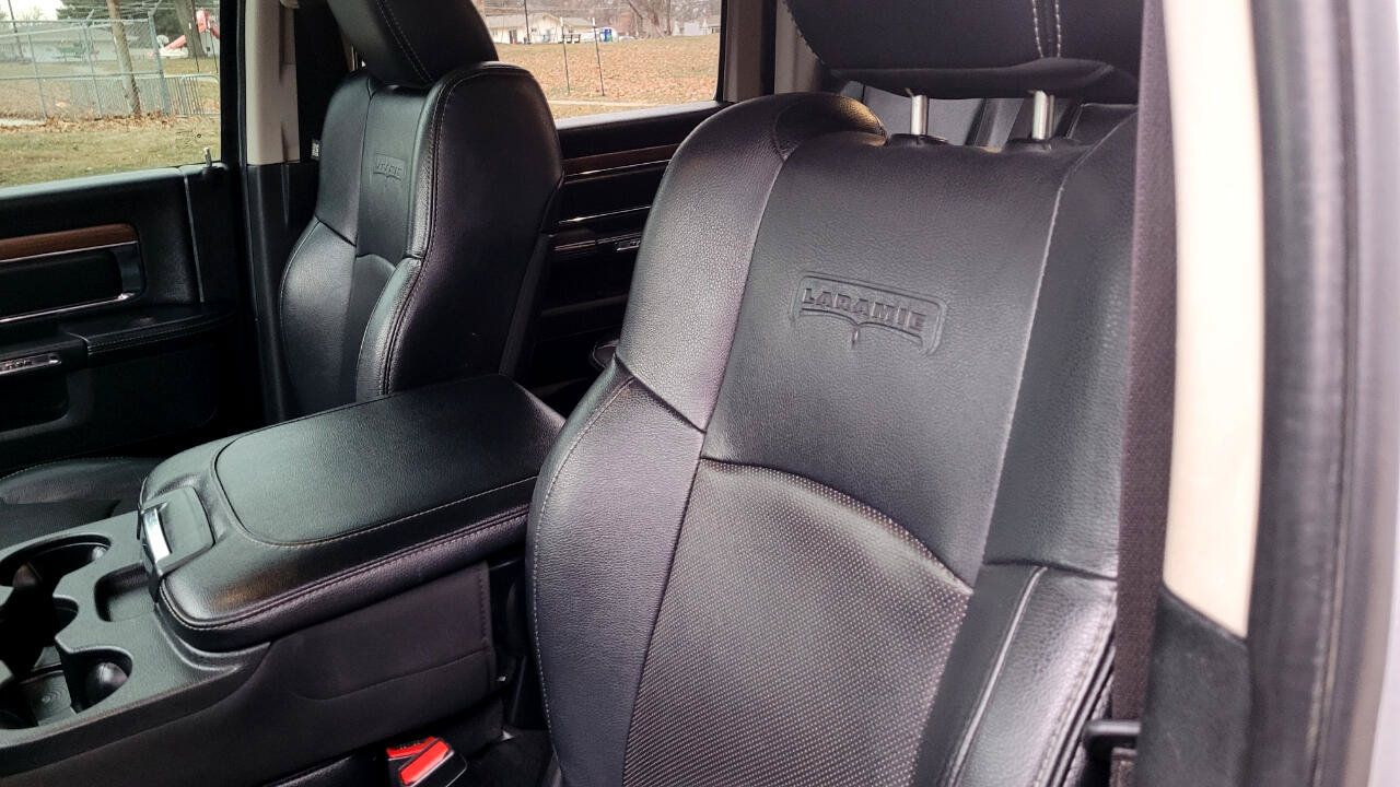 Used 2017 RAM 1500 Laramie AWD/4WD image 29