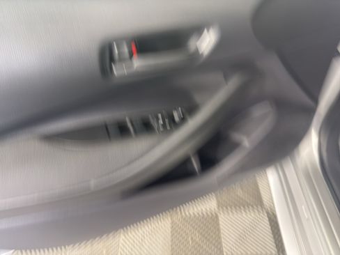 Used 2022 Toyota Corolla LE FWD image 14