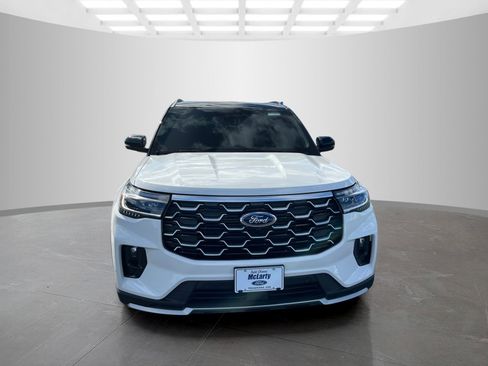 New 2025 Ford Explorer Platinum image 2