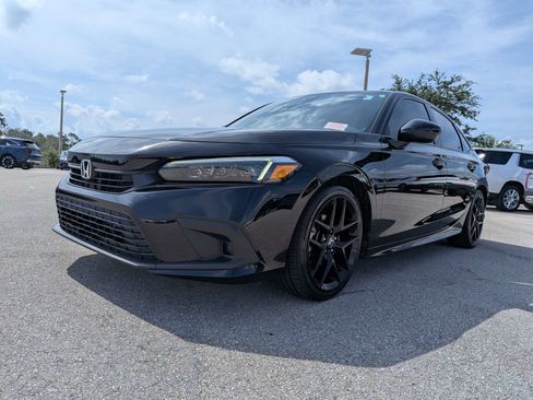 Used 2023 Honda Civic Sport image 9