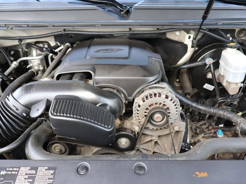 Used 2013 Chevrolet Tahoe LTZ AWD/4WD image 40