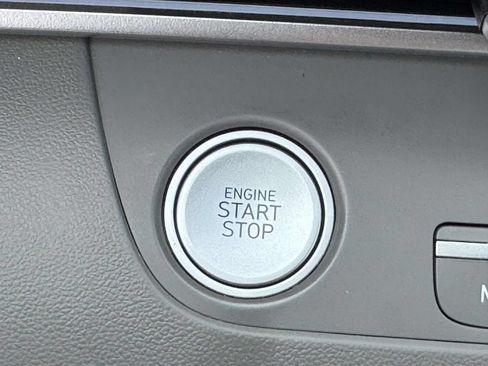 Used 2024 Hyundai Elantra SEL FWD image 29