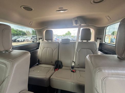 Used 2024 Ford Expedition Limited AWD/4WD image 31