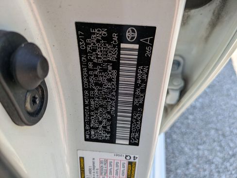 Used 2017 Toyota Corolla iM image 35