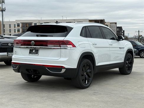 New 2026 Volkswagen Atlas Cross Sport SE image 10