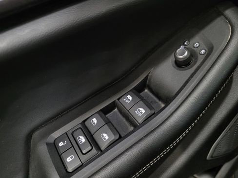 Used 2022 Jeep Grand Cherokee Laredo w/ Luxury Tech Group I AWD/4WD image 27