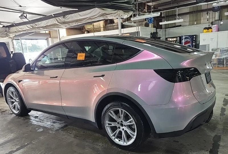 Used 2023 Tesla Model Y Long Range AWD/4WD image 2