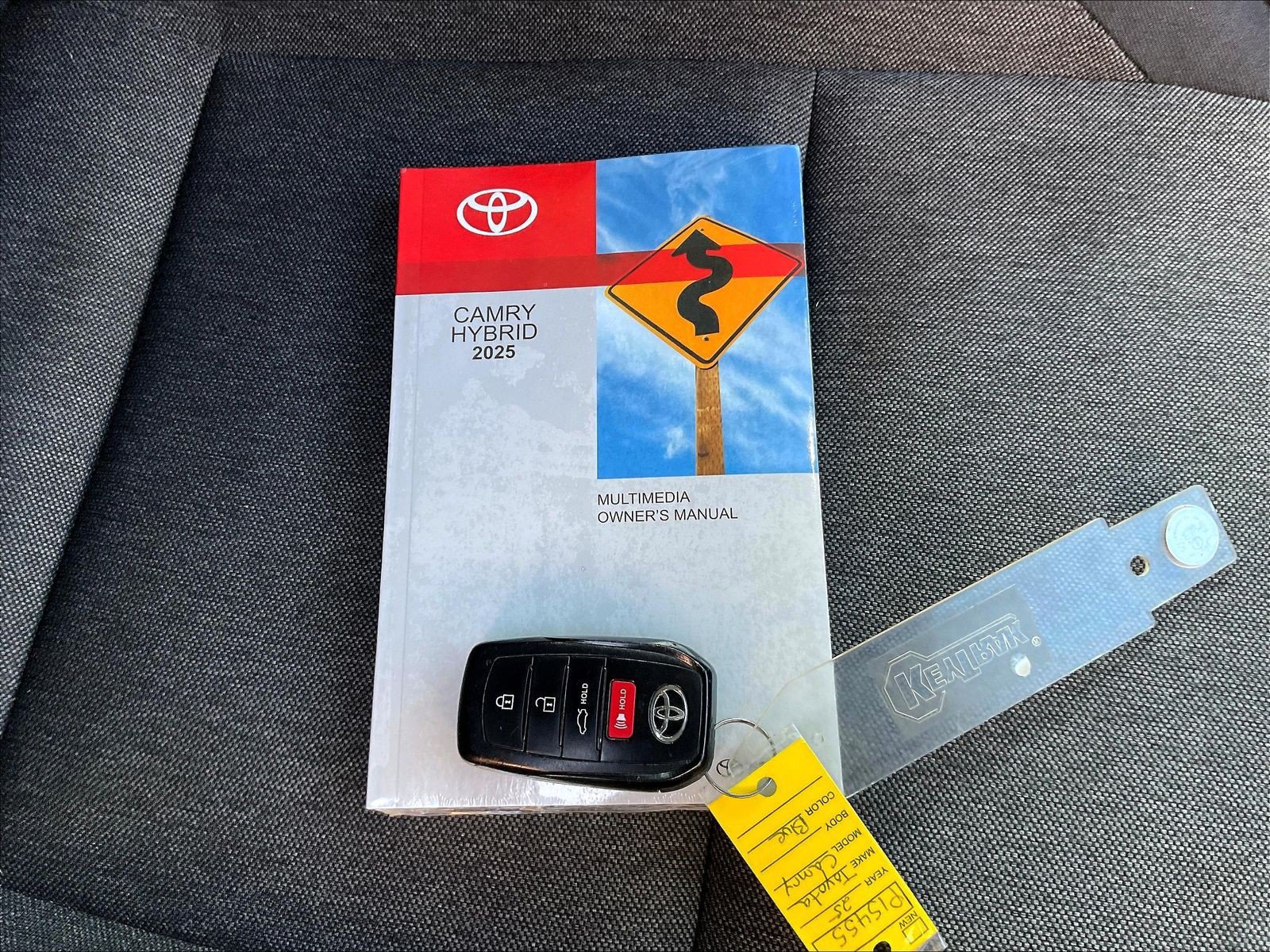 Used 2025 Toyota Camry LE FWD image 37