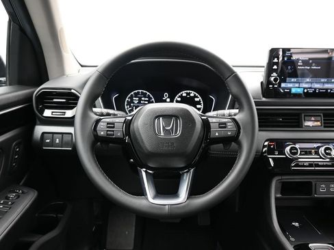 Certified 2025 Honda Pilot EX-L image 45