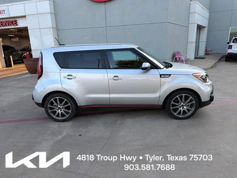 Used 2018 Kia Soul ! FWD image 13