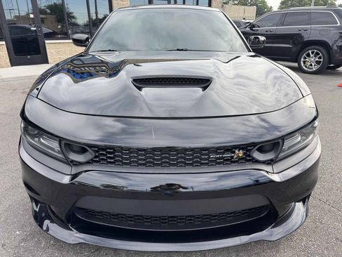 Used 2019 Dodge Charger Scat Pack w/ Dynamics Package RWD image 2