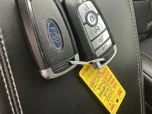 Used 2022 Ford Explorer Limited w/ Class IV Trailer Tow Package AWD/4WD image 8