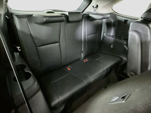 Certified 2025 Toyota Highlander XLE FWD image 29