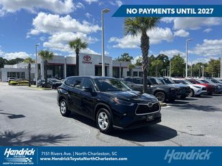 Used 2024 Toyota Highlander LE FWD video 1