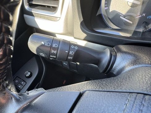 Certified 2019 Toyota Highlander Limited image 30