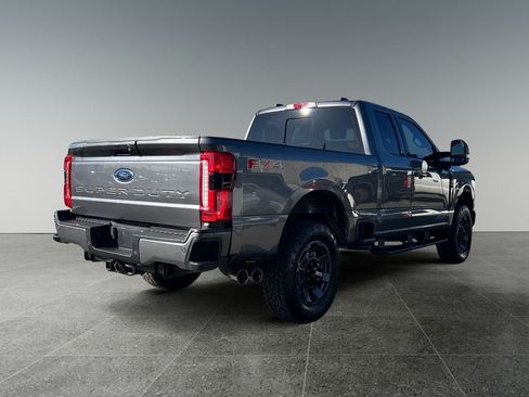 Used 2023 Ford F250 Lariat w/ Sport Appearance Package AWD/4WD image 7