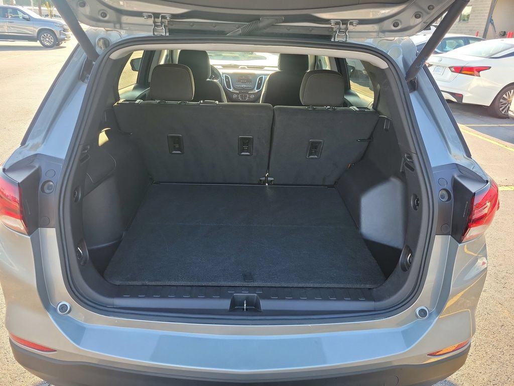 Used 2024 Chevrolet Equinox LT FWD image 12