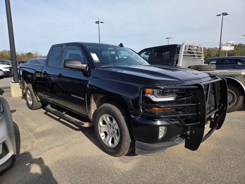 Used 2018 Chevrolet Silverado 1500 LT w/ All Star Edition image 13