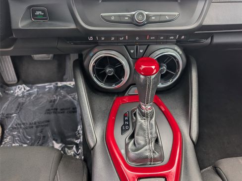 Used 2020 Chevrolet Camaro LT RWD image 17