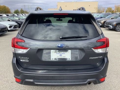 Used 2022 Subaru Forester Premium image 6
