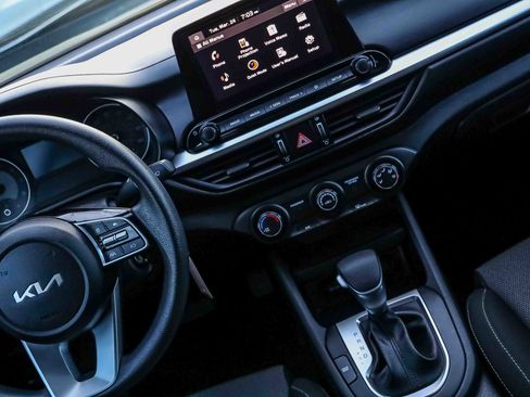 Used 2024 Kia Forte LXS w/ LXS Technology Package image 20