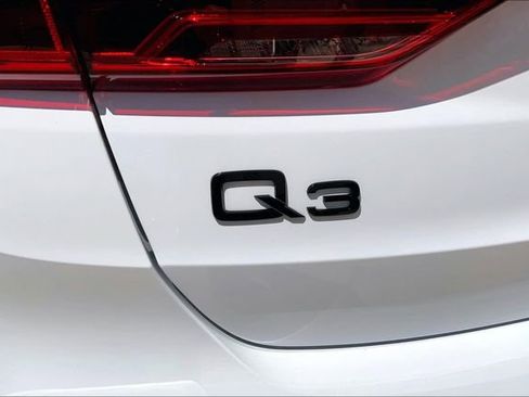 Certified 2025 Audi Q3 2.0T Premium w/ Convenience Package AWD/4WD image 8