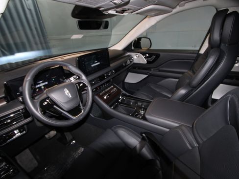 New 2026 Lincoln Aviator Reserve image 2