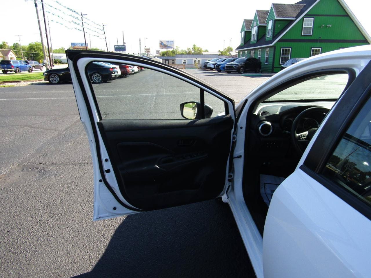 Used 2020 Nissan Versa S FWD image 10