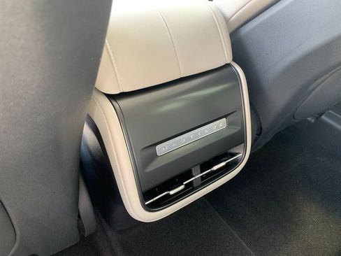 New 2026 Lincoln Nautilus Premier AWD/4WD image 18