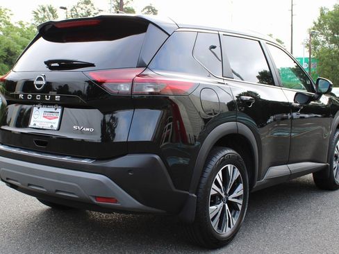 Certified 2022 Nissan Rogue SV w/ SV Premium Package image 6