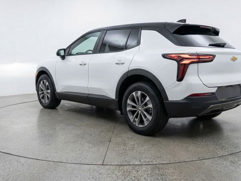 Used 2025 Chevrolet Equinox LT FWD image 6