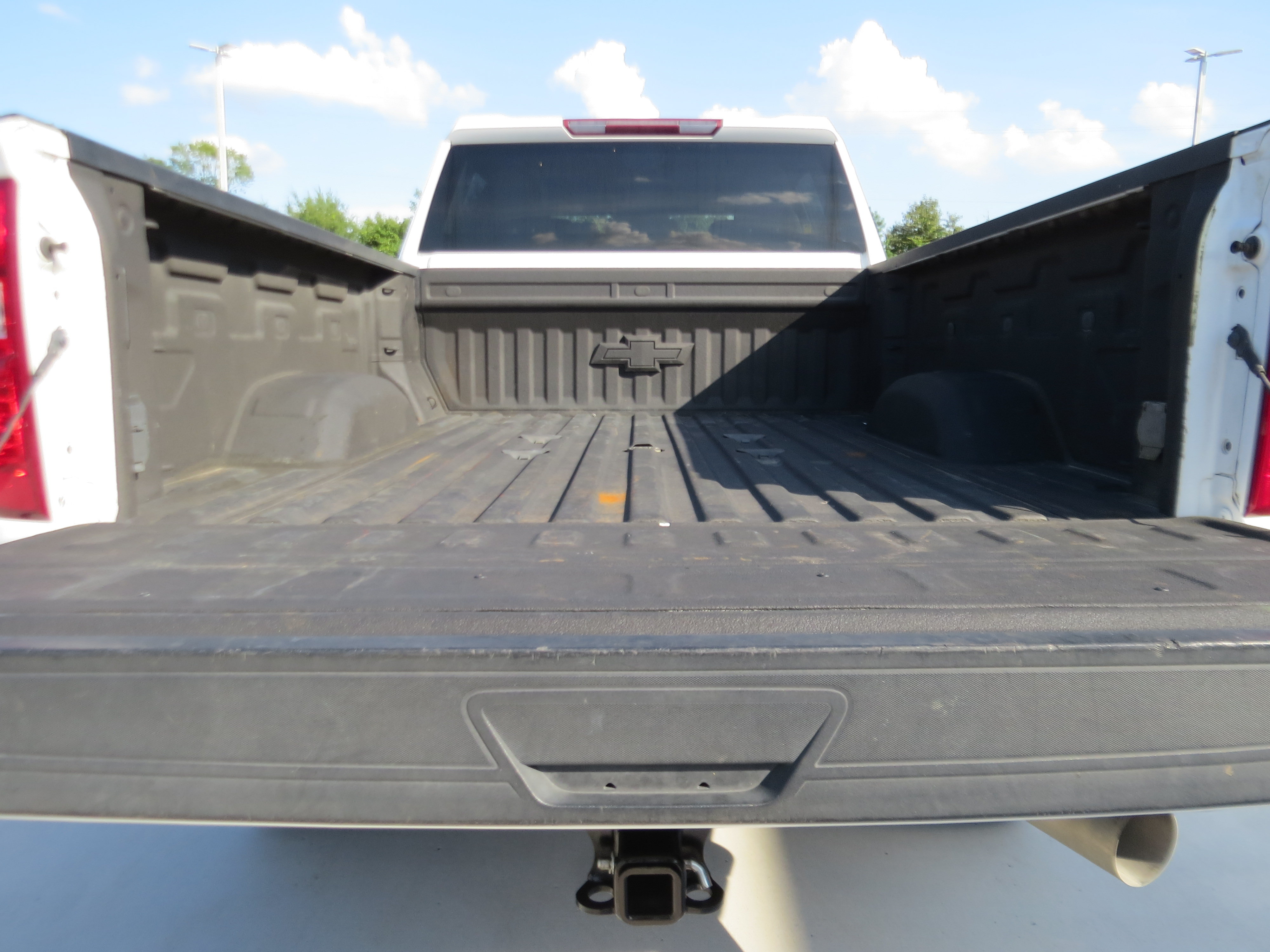 Used 2022 Chevrolet Silverado 2500 Custom w/ Custom Value Package AWD/4WD image 14