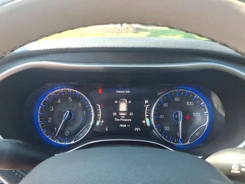 Certified 2020 Chrysler Pacifica Limited FWD image 21