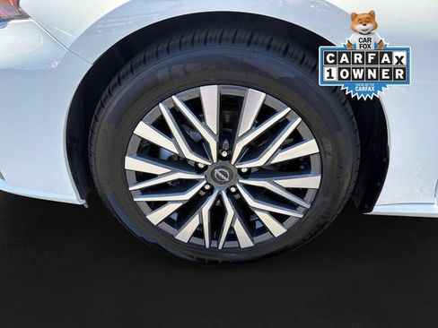 Used 2025 Nissan Altima 2.5 SV FWD image 11
