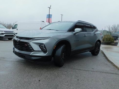 Used 2024 Chevrolet Blazer RS w/ Driver Confidence II Package image 4