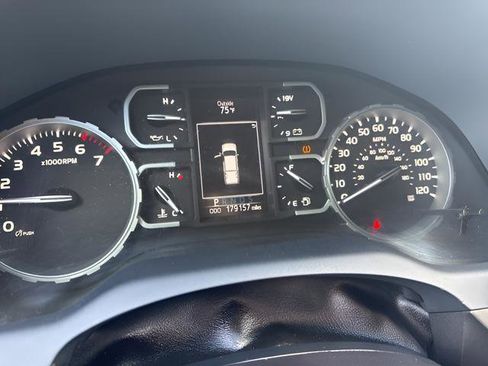 Used 2018 Toyota Tundra SR5 w/ SR5 Upgrade Package image 22