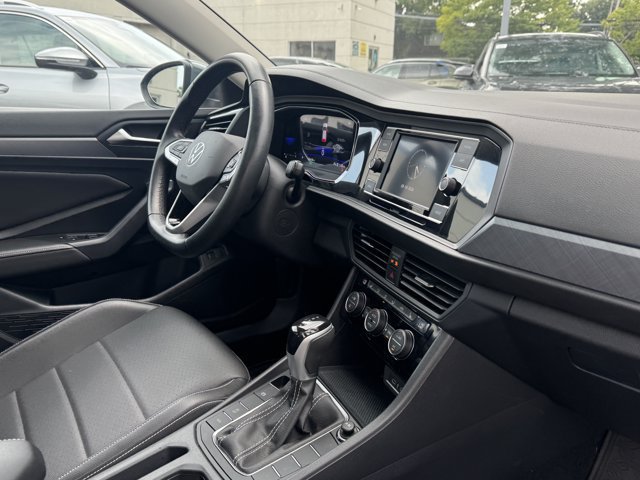 Used 2023 Volkswagen Jetta SE w/ Panoramic Sunroof Package FWD image 28