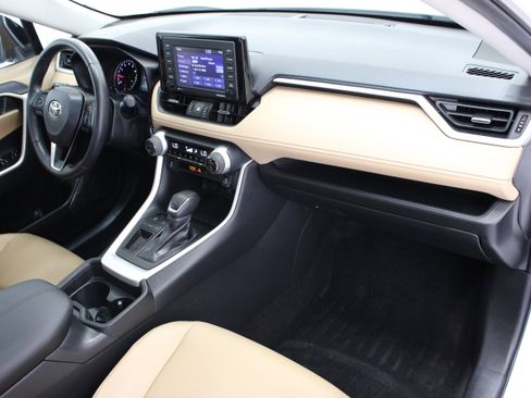 Used 2021 Toyota RAV4 XLE Premium FWD image 36