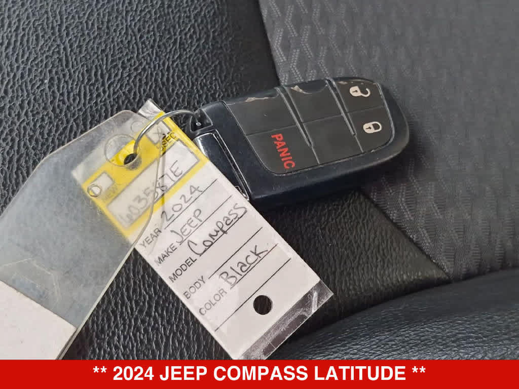 Used 2024 Jeep Compass Latitude AWD/4WD image 32