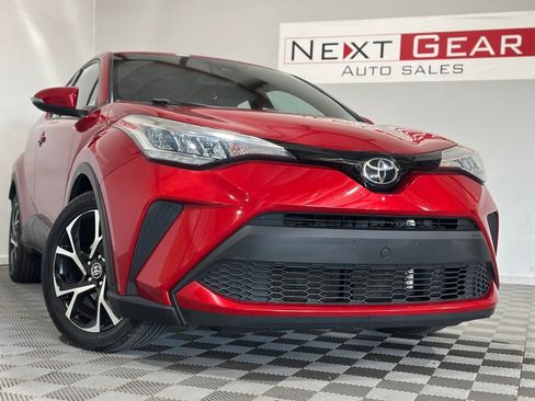Used 2021 Toyota C-HR XLE image 4